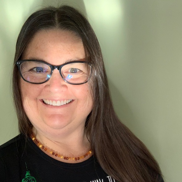 Meet your Posher, Laura - Picture 1 of 1